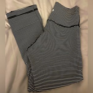 Lululemon align leggings. Like new. Size 4. Black/white stripe. 23”
